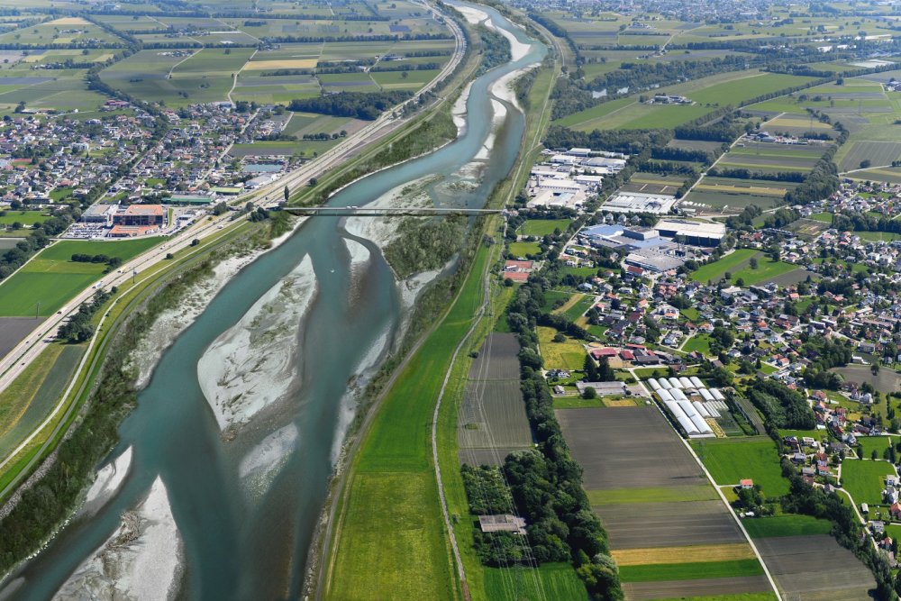 https://rheinregulierung.org/media/pages/projekt-rhesi/visualisierungen/099bb67ac6-1741353874/kriessern_maeder_visualisierung_projekt_rhesi.jpg