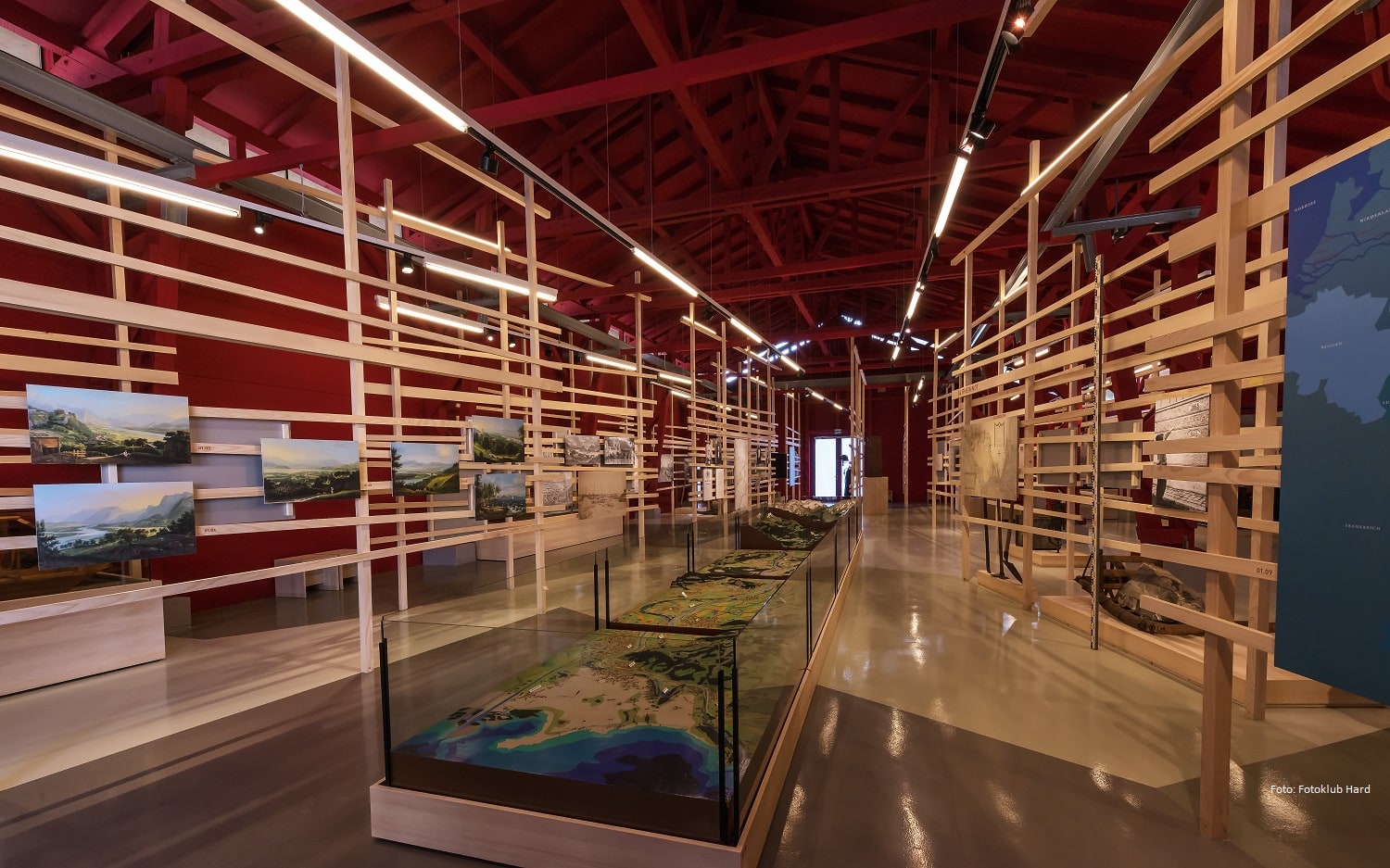https://rheinregulierung.org/media/pages/schulen/besuch-bei-rhein-schauen/ee7388ab51-1759734547/verein_rhein-schauen_ausstellung-alpenrhein.geschichte.jpg