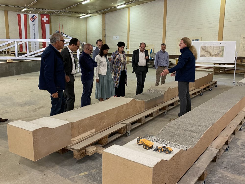 img-https://rheinregulierung.org/media/pages/service/news-overview/eindrueckliche-dimension-des-projekts-rhesi/267acee7e8-1759734706/img_1631.jpg