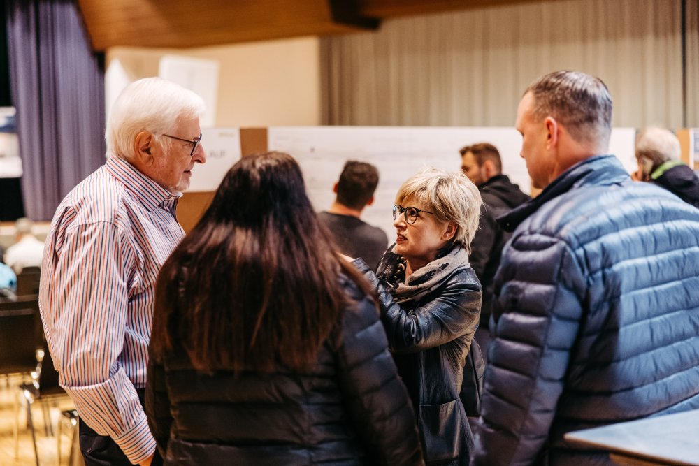img-https://rheinregulierung.org/media/pages/service/news-overview/erfolgreiche-bevoelkerungsinformationen/0105f65b99-1759734594/rhesi-veranstaltung-widnau_fs24-31.jpg