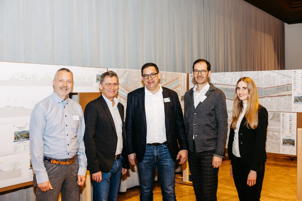 img-https://rheinregulierung.org/media/pages/service/news-overview/erfolgreiche-bevoelkerungsinformationen/1a58af6f02-1759734594/rhesi-veranstaltung-widnau_fs24-6.jpg