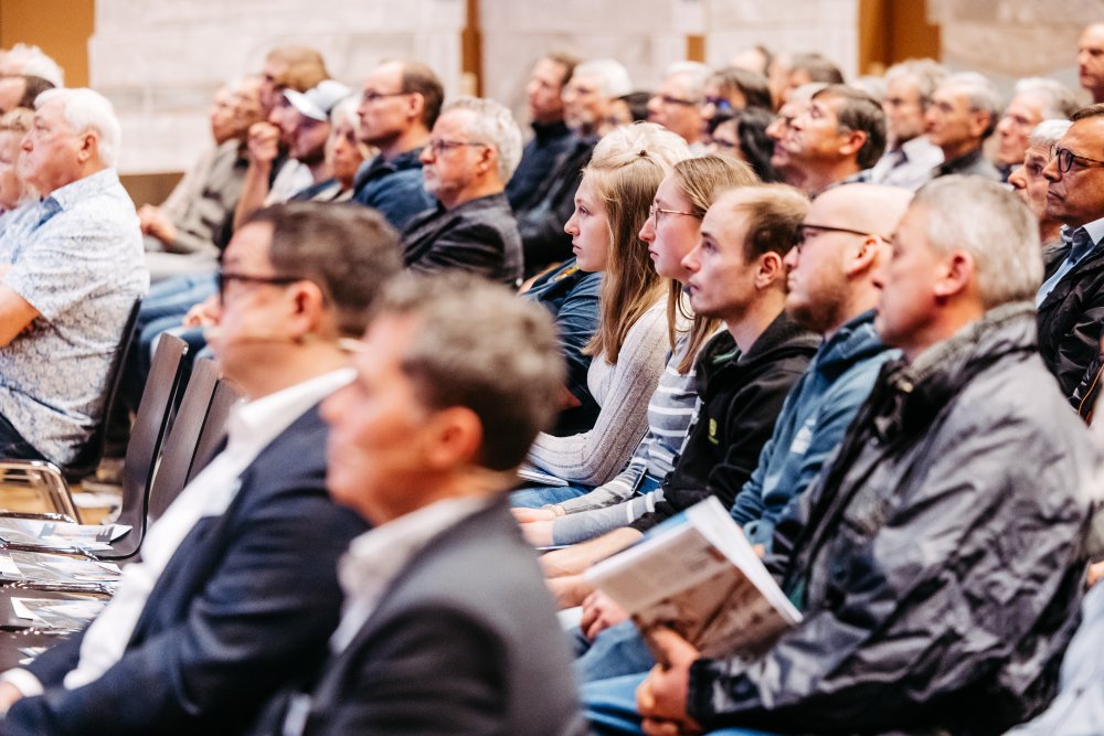 img-https://rheinregulierung.org/media/pages/service/news-overview/erfolgreiche-bevoelkerungsinformationen/5108b79f4e-1759734594/rhesi-veranstaltung-widnau_fs24-92.jpg
