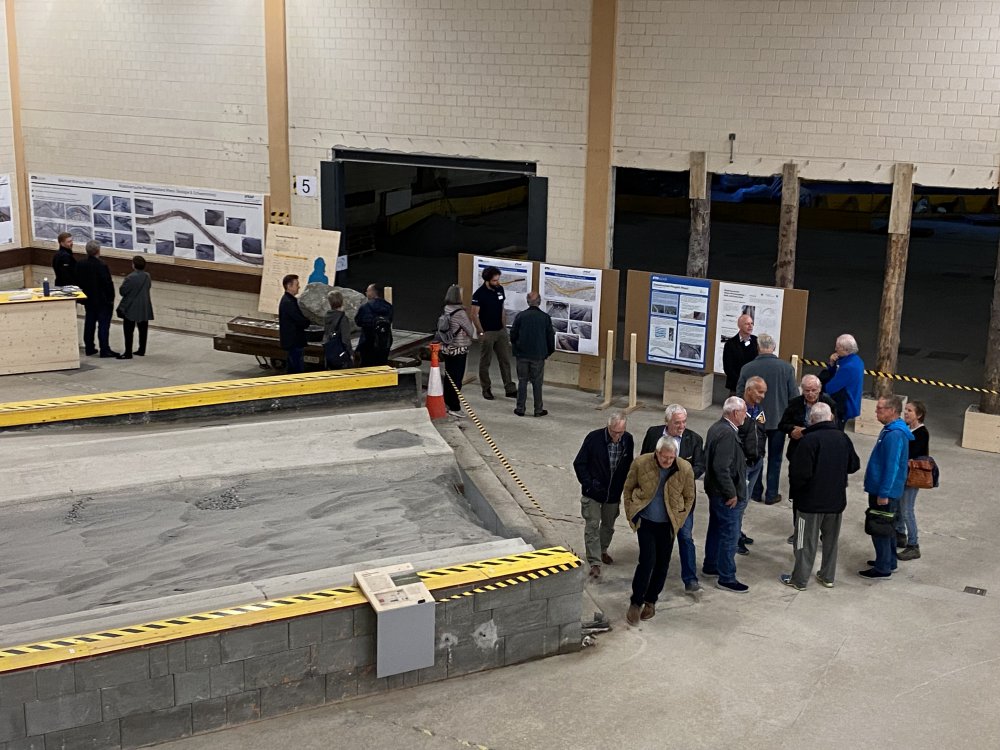 img-https://rheinregulierung.org/media/pages/service/news-overview/erfolgreiche-gemeindetage-in-der-modellversuchshalle/71f45b10b6-1759734632/img_2034.jpg