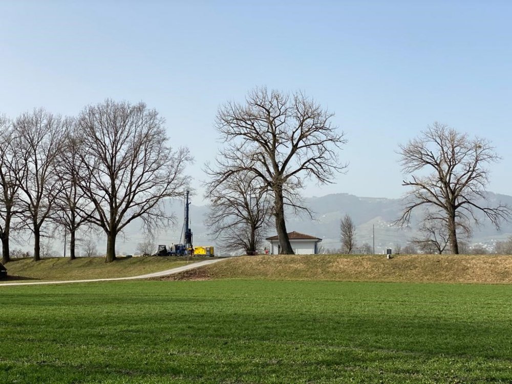 img-https://rheinregulierung.org/media/pages/service/news-overview/erkundungsbohrungen-fuer-trinkwasserbrunnen/8ab42f9930-1687790433/diepoldsau3.jpg