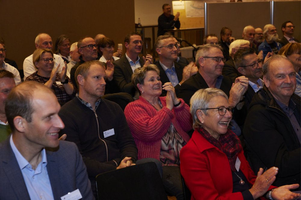 img-https://rheinregulierung.org/media/pages/service/news-overview/genehmigungsplanung-erstmals-vorgestellt/5620eccd81-1759734703/5j8a4303.jpg