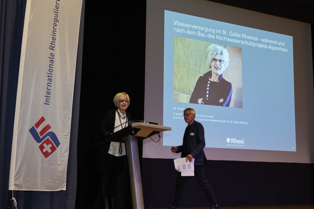 img-https://rheinregulierung.org/media/pages/service/news-overview/genehmigungsplanung-erstmals-vorgestellt/6a22b35bcb-1759734702/5j8a4245.jpg