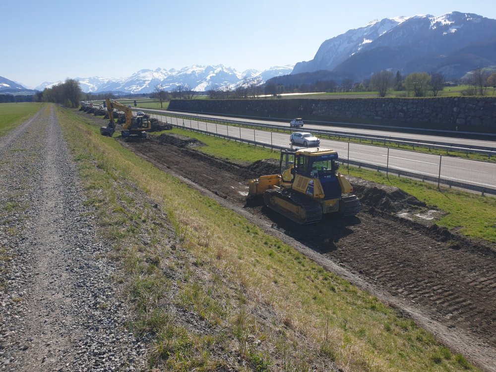 Zahlreiche Maschinen am Werk.