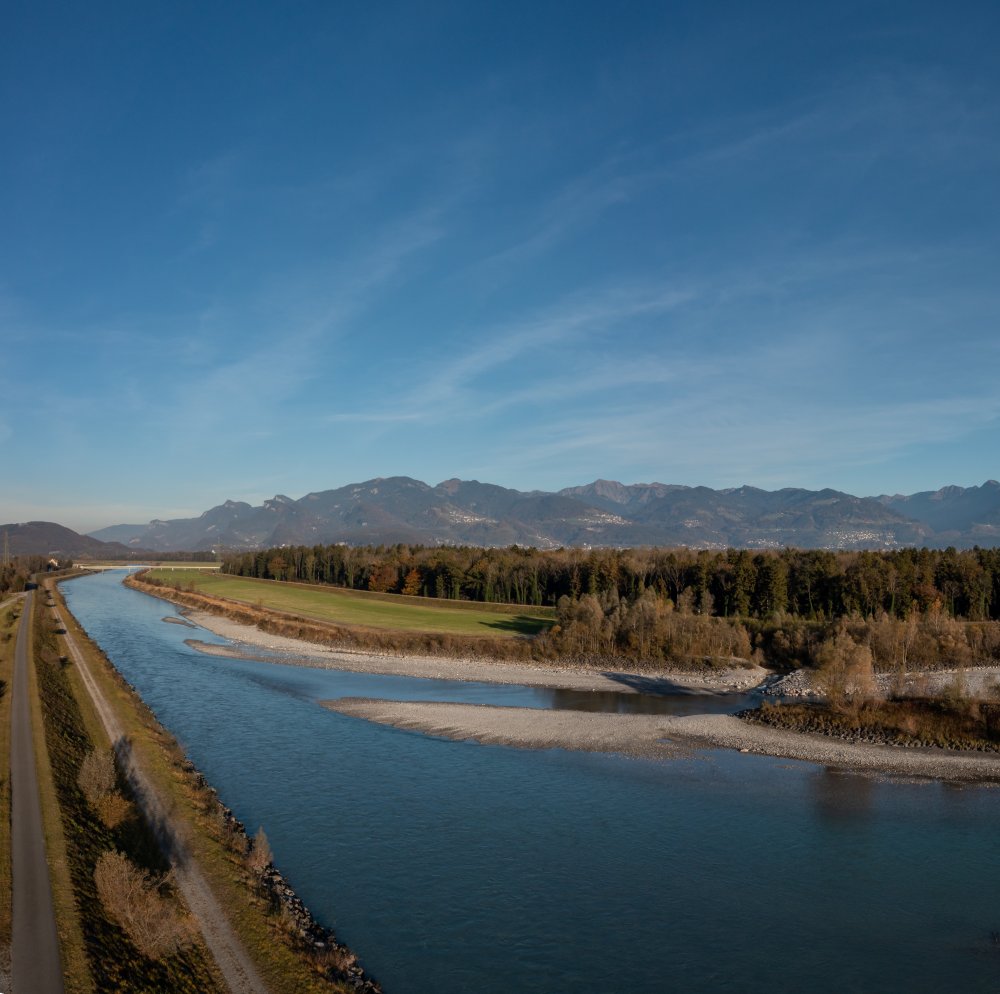 img-https://rheinregulierung.org/media/pages/service/news-overview/hobby-wandern/f586b93dbe-1759734686/kiesbank1.jpg