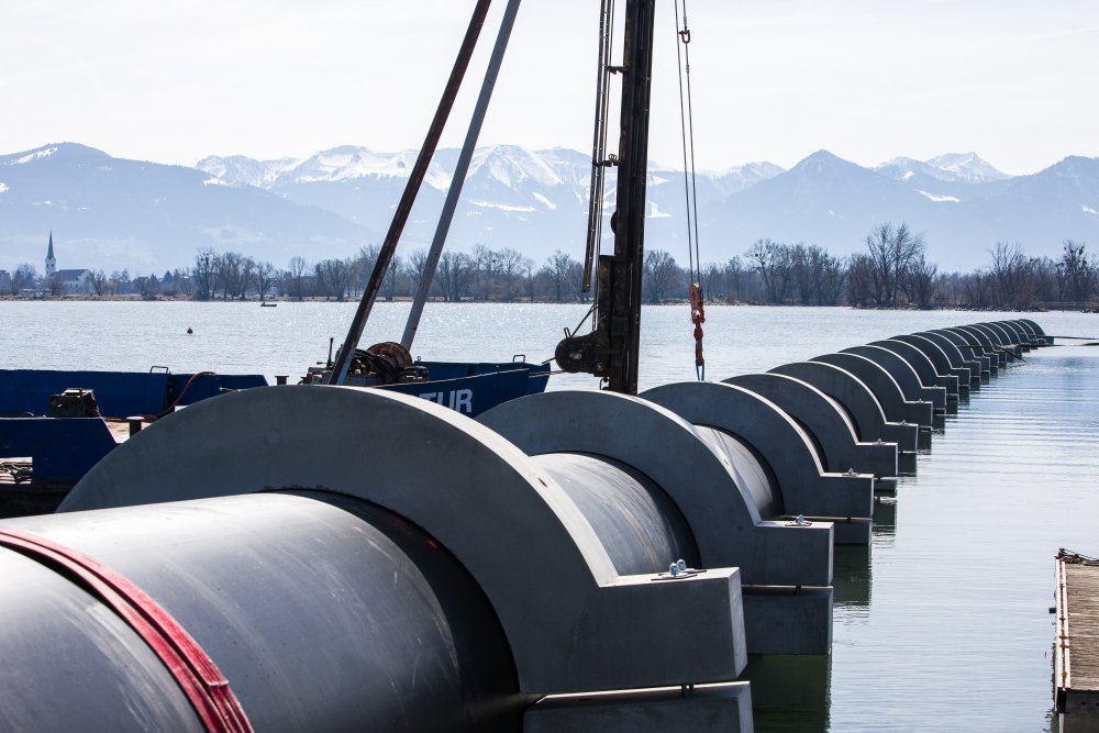 img-https://rheinregulierung.org/media/pages/service/news-overview/rohrpost-von-der-rheinvorstreckung-nach-bregenz/01c5c1acca-1759734645/ir-ara-bregenz-pe-rohr.jpg
