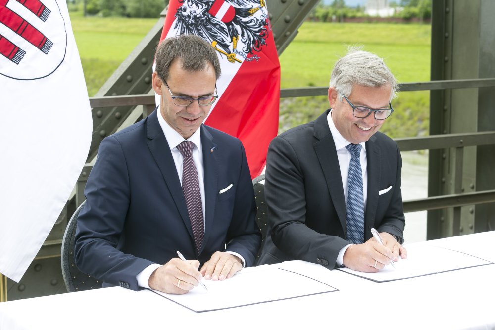 img-https://rheinregulierung.org/media/pages/service/news-overview/staatsvertrag/12ffced53a-1759734689/rheinstaatsvertrag103.jpg