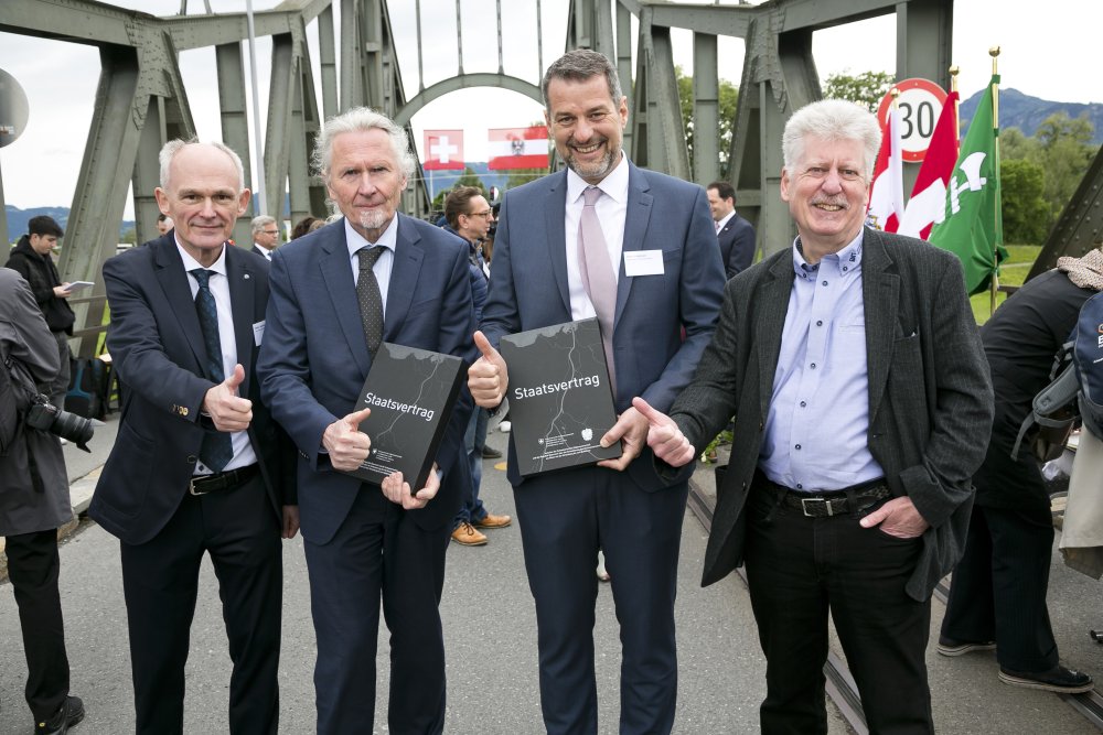 img-https://rheinregulierung.org/media/pages/service/news-overview/staatsvertrag/1a5aafab11-1759734689/rheinstaatsvertrag140.jpg